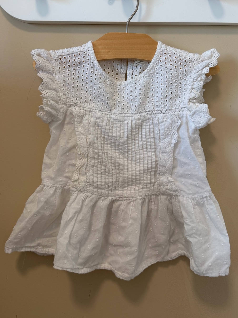 Zara White Eyelet Ruffle Sleeve Blouse